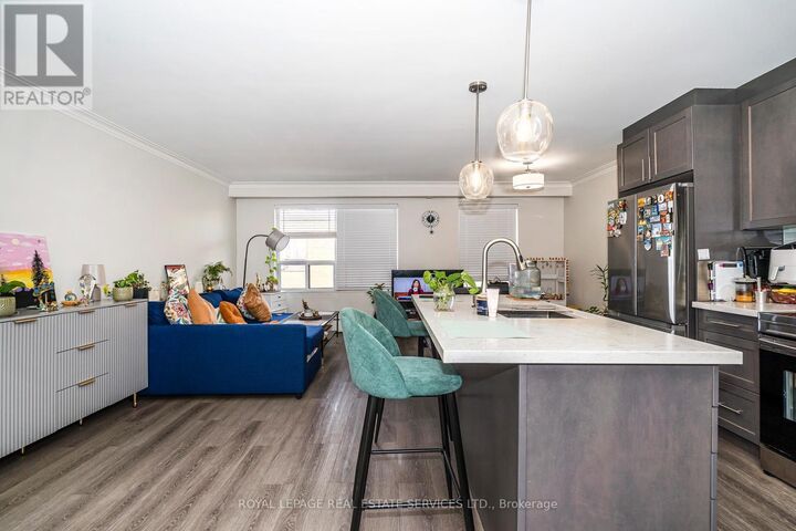 Property Photo:  2637 Keele Street East 9  ON M6L 2P2 