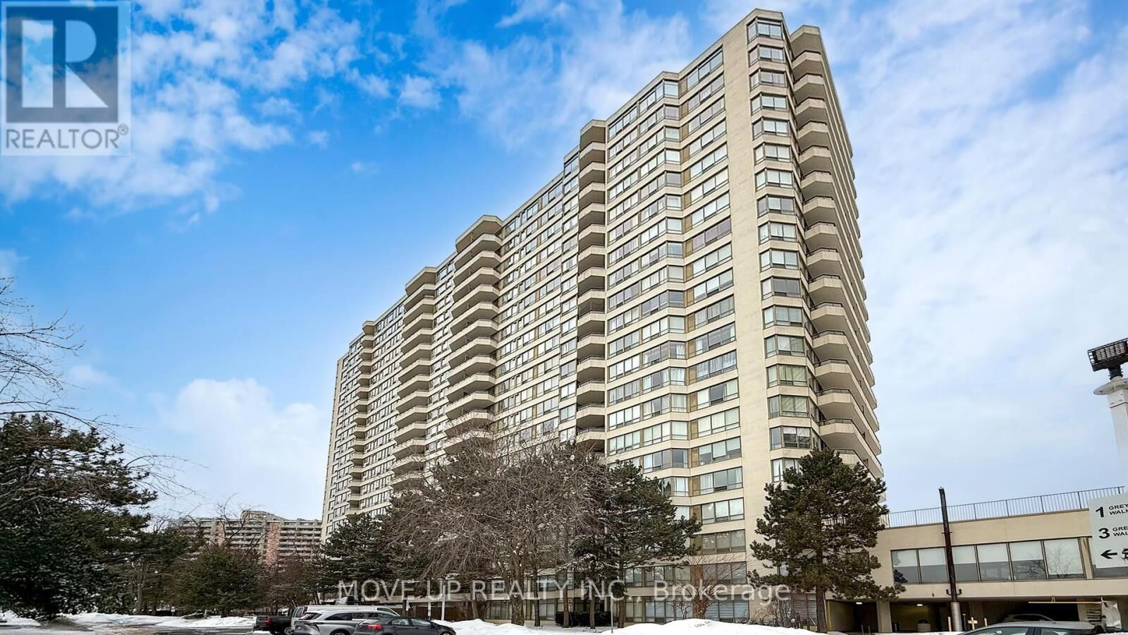 Property Photo: 5 Greystone Walk Drive 1511 ON M1K 5J5