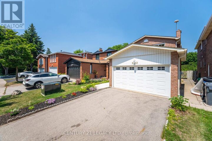 Property Photo:  3182 Bracknell Crescent  ON L5N 4W4 