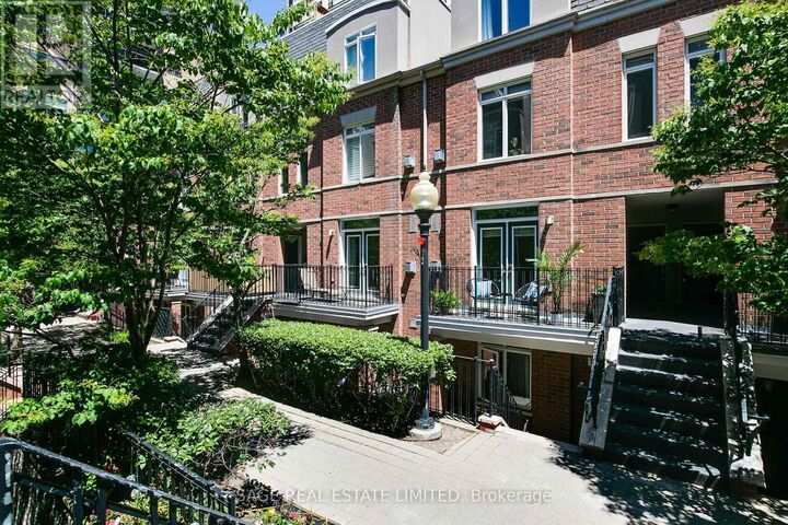 Property Photo: 415 Jarvis Street 227 ON M4Y 2G8