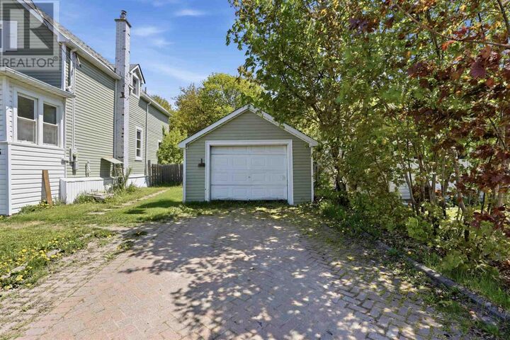 Property Photo: 156 Walnut St ON P6B 2E9