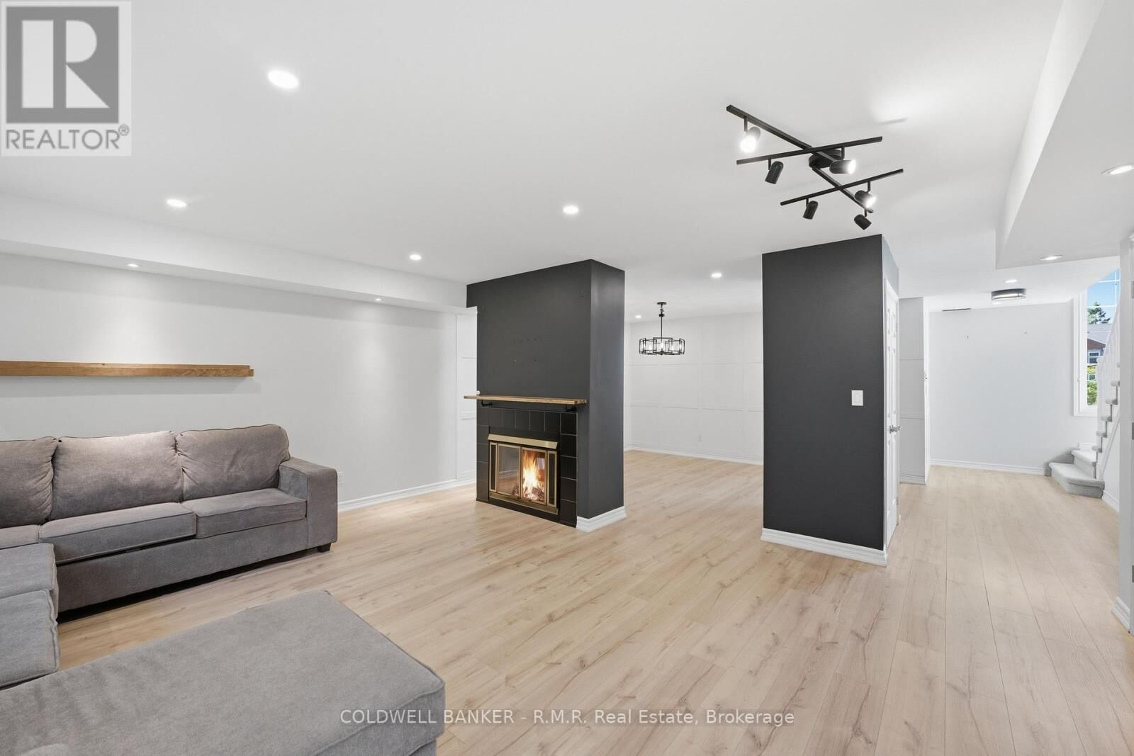 Photo de la propriété: C12-1655 Nash Road #27 ON L1E 1S8