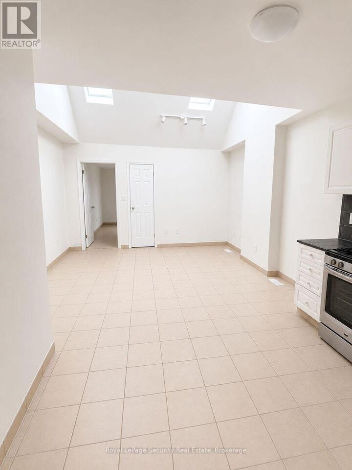 Property Photo: 1136 Dufferin Street 2 ON M6H 4B6