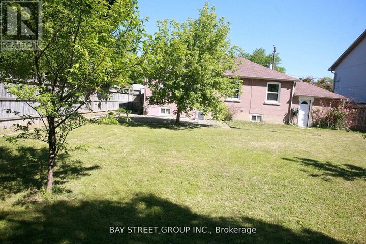 Property Photo: 31 Kenton Drive ON M2R 2H6