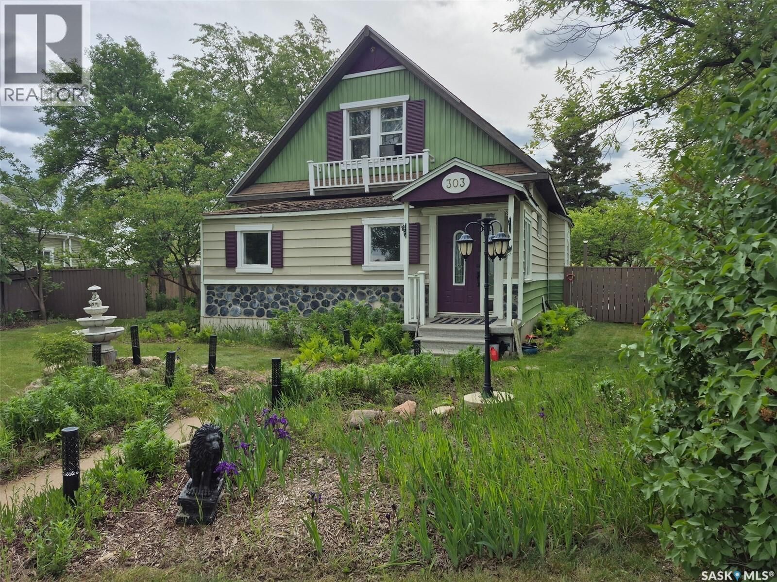 Property Photo: 303 Edward Street SK S0K 3L0