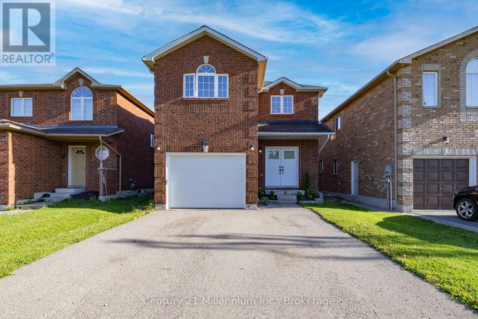 Property Photo:  25 William Paddison Drive  ON L4M 0G3 