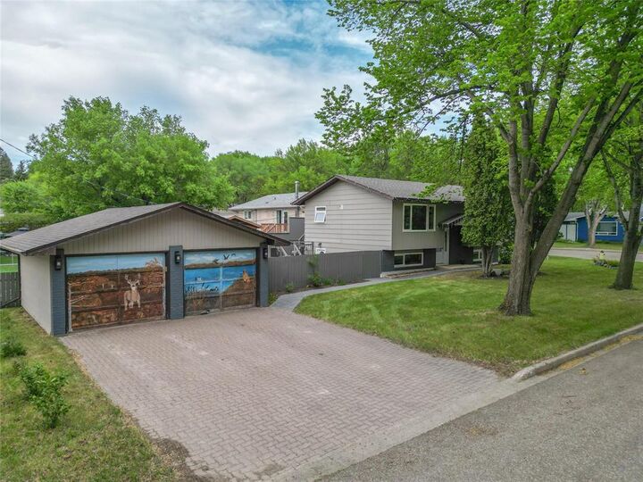 Property Photo:  301 Dufferin Avenue  MB R7A 6J7 