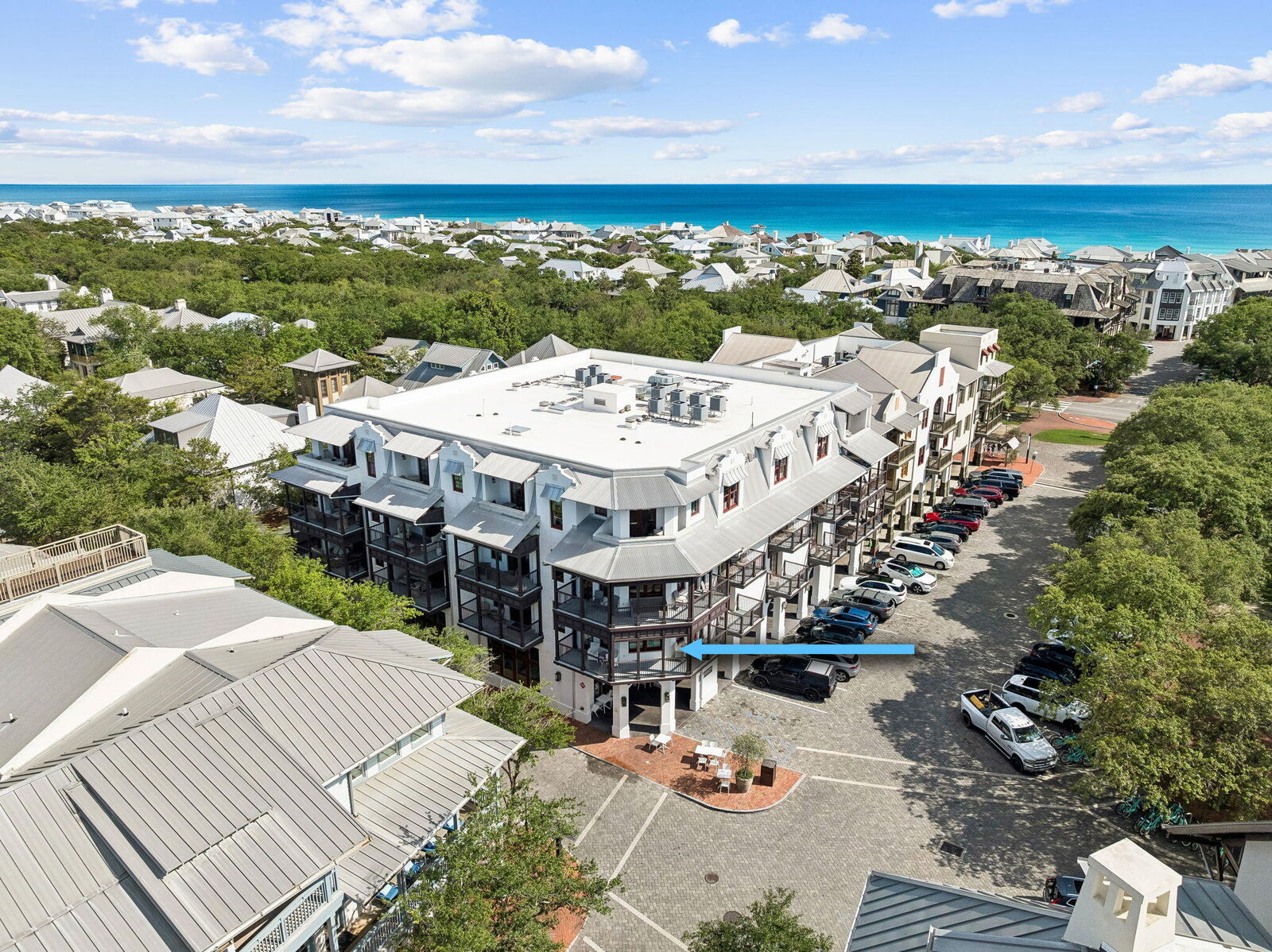 Property Photo:  46 N Barrett Square # 201  FL 32461 
