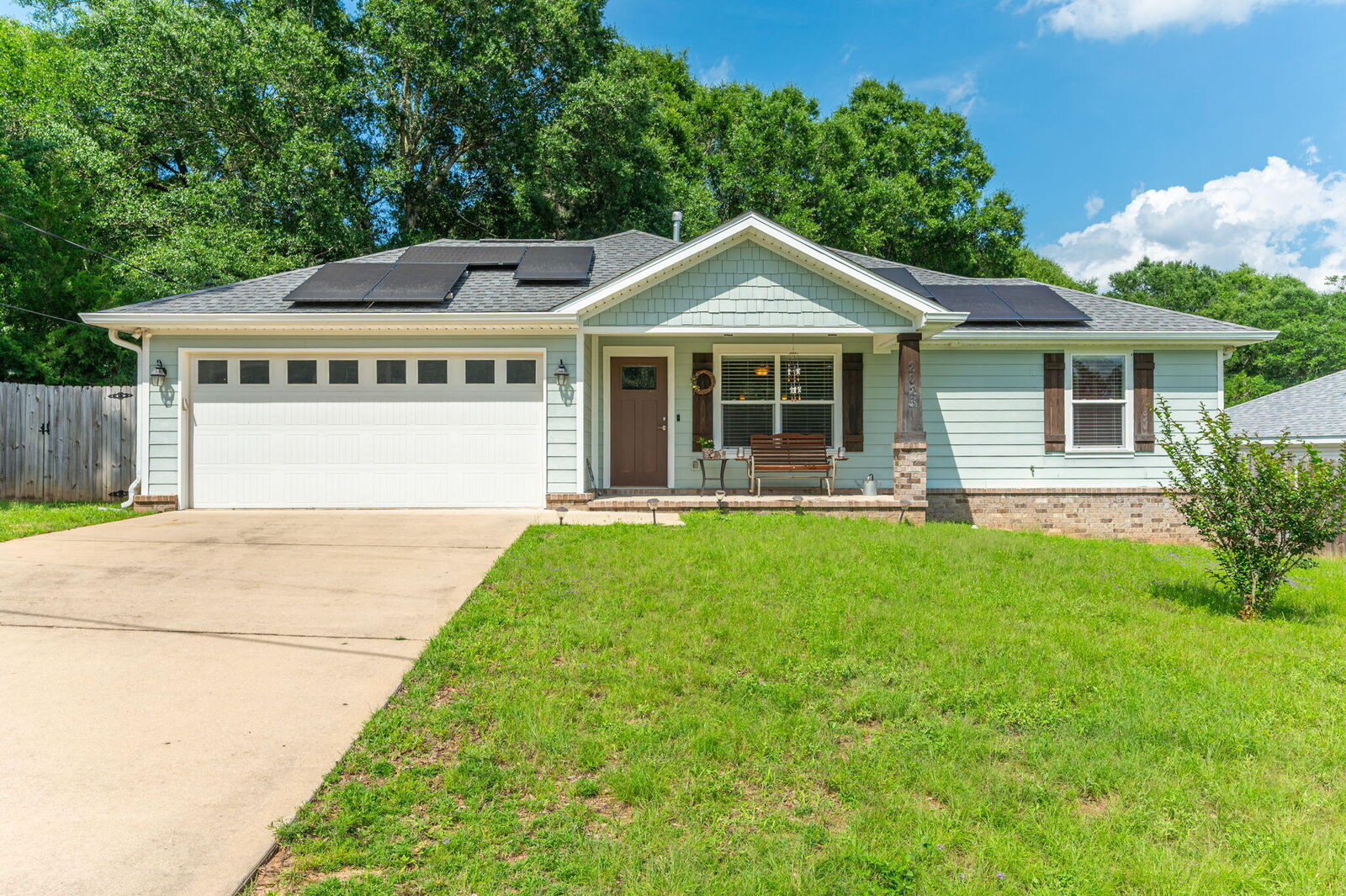 Property Photo:  2025 N Pearl Street  FL 32536 