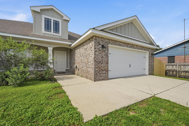 Property Photo:  4343 Lorraine Court  FL 32563 