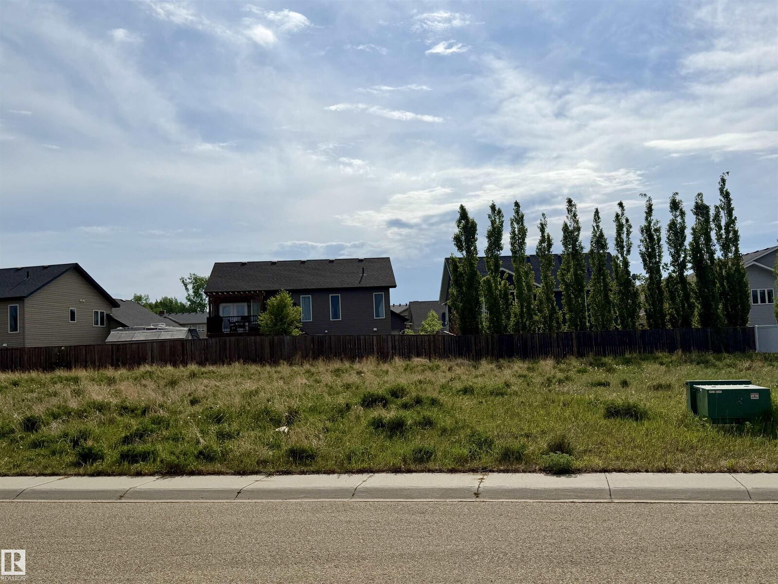 Property Photo:  4009 42 Street Close  AB T4J 0A4 