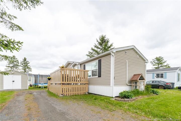 2 Wood Avenue — photo 1