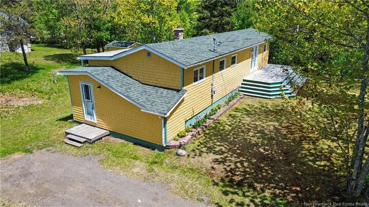 Property Photo:  35 Richard Cres  NB E4Y 2H6 