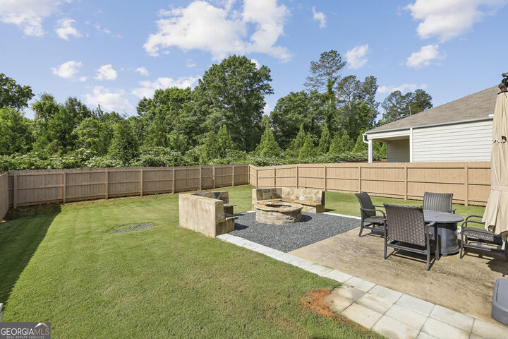 Property Photo:  323 Quail Pass  GA 30534 