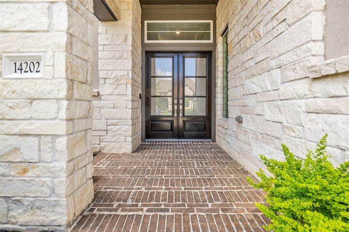 Property Photo:  14202 Lollypine Pointe Drive  TX 77433 