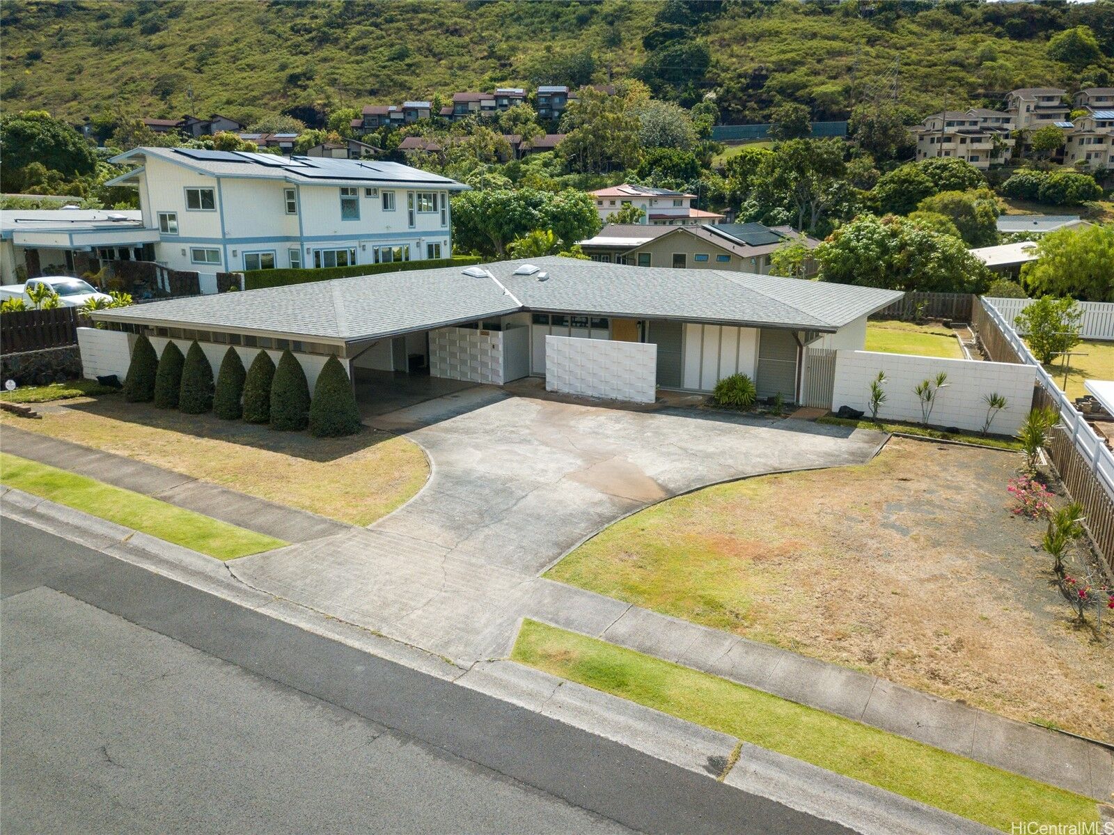 Property Photo: 5039 Kilauea Avenue HI 96816