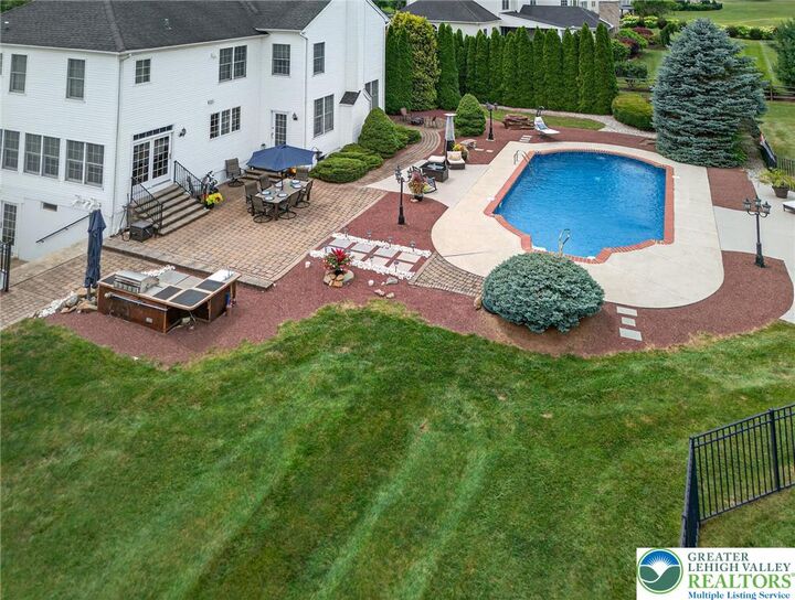 Property Photo:  4508 Homestead Drive  PA 18064 