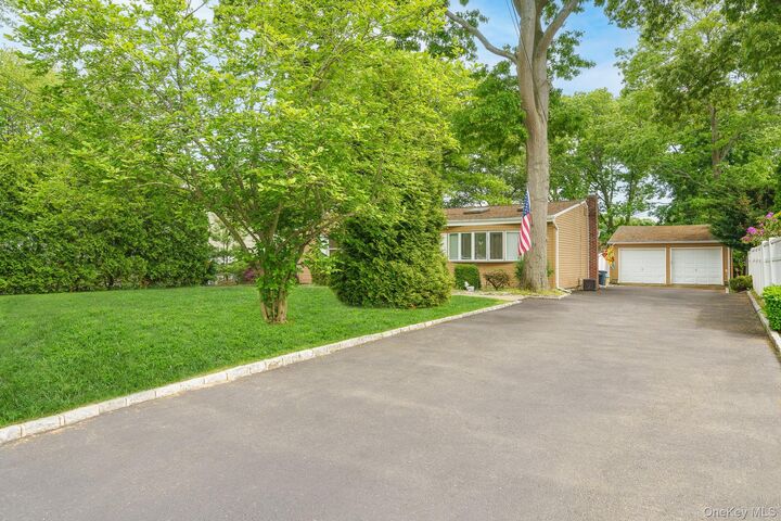 Property Photo:  20 Amherst Street  NY 11751 