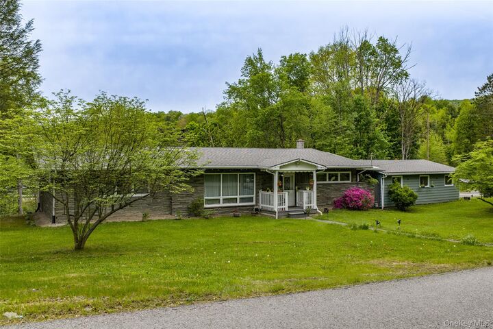 Property Photo:  413 Pennsylvania Avenue  NY 13783 