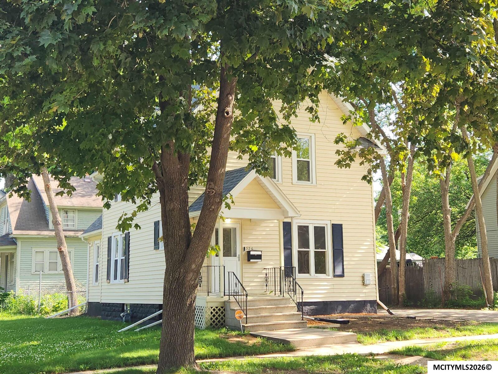 Property Photo: 326 1st NW IA 50401