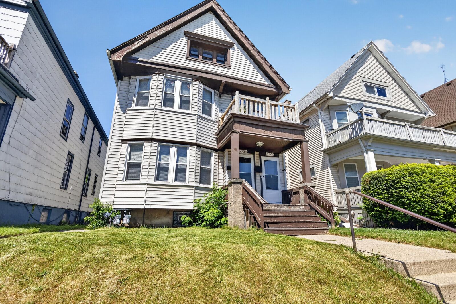 Property Photo: 2955 N Holton St WI 53212