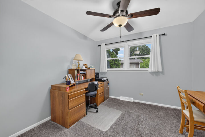 Property Photo:  517 W North Street  IL 60143 
