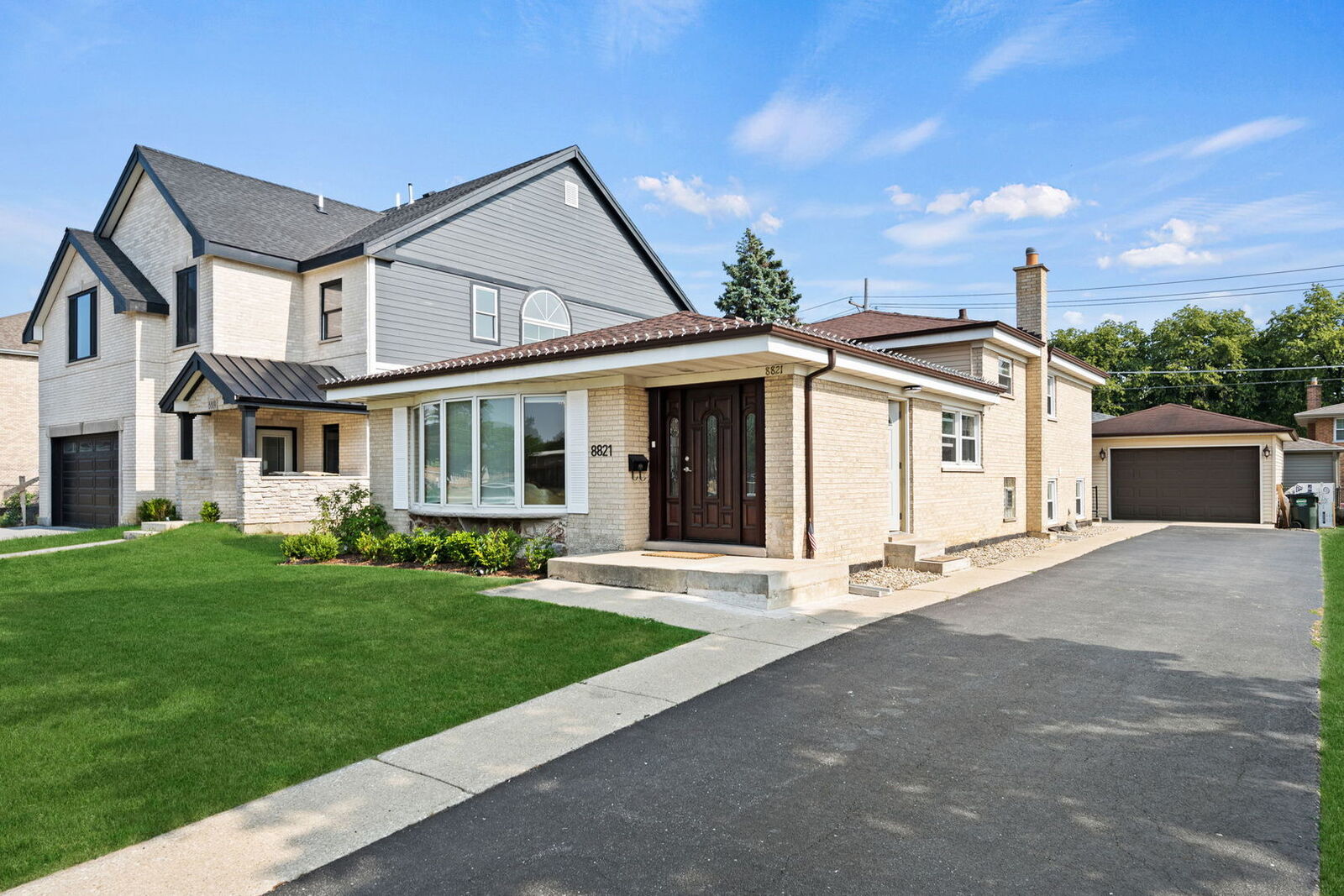Property Photo:  8821 Congress Park Avenue  IL 60513 