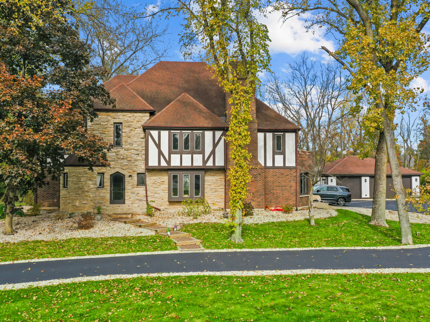 Property Photo:  155 Helm Road  IL 60010 