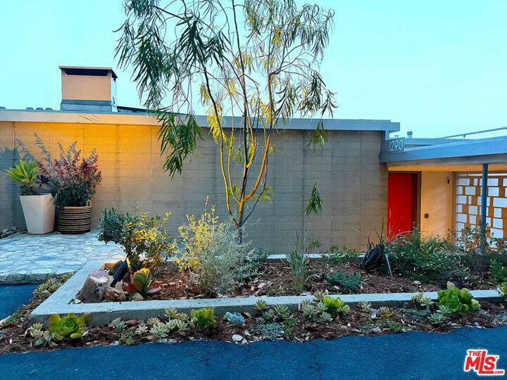 Property Photo:  1290 Rancheros Road  CA 91103 