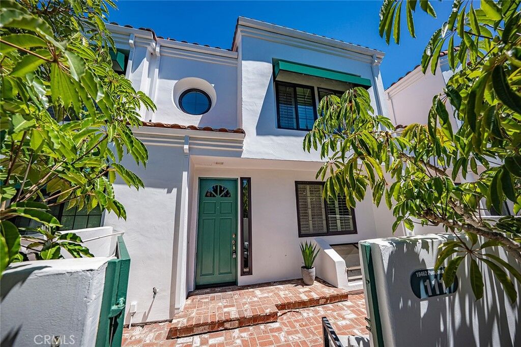 Property Photo:  19462 Pompano Lane 111  CA 92648 