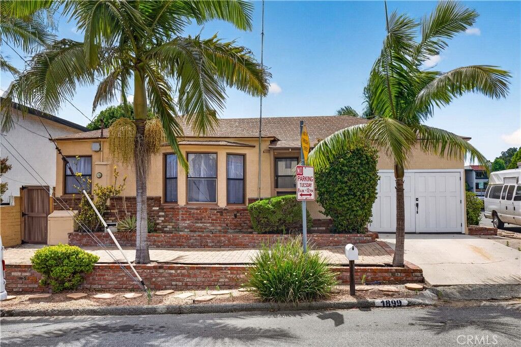 Property Photo:  1899 Gladys Avenue  CA 90755 