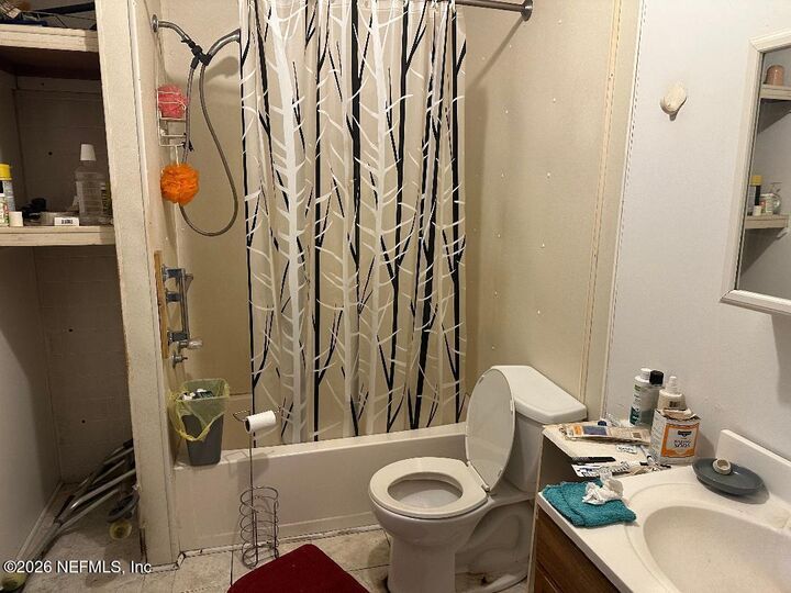 Property Photo:  17921 NE NE 136th Avenue  FL 32694 