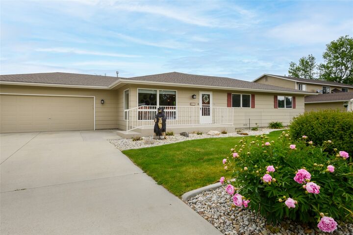 Property Photo: 802 Parker Avenue MT 59840