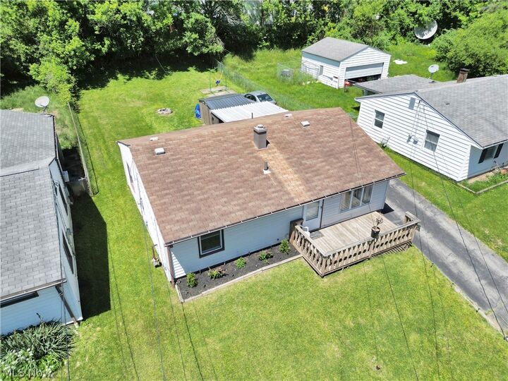 Property Photo:  2340 Cherry Hill Avenue  OH 44509 