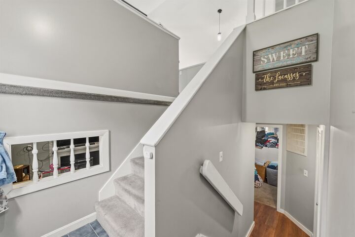 Property Photo: 16 Cimmarron Drive NH 03062