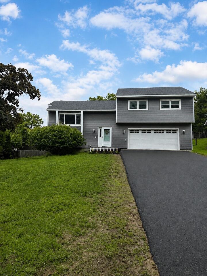 Property Photo:  16 Cimmarron Drive  NH 03062 