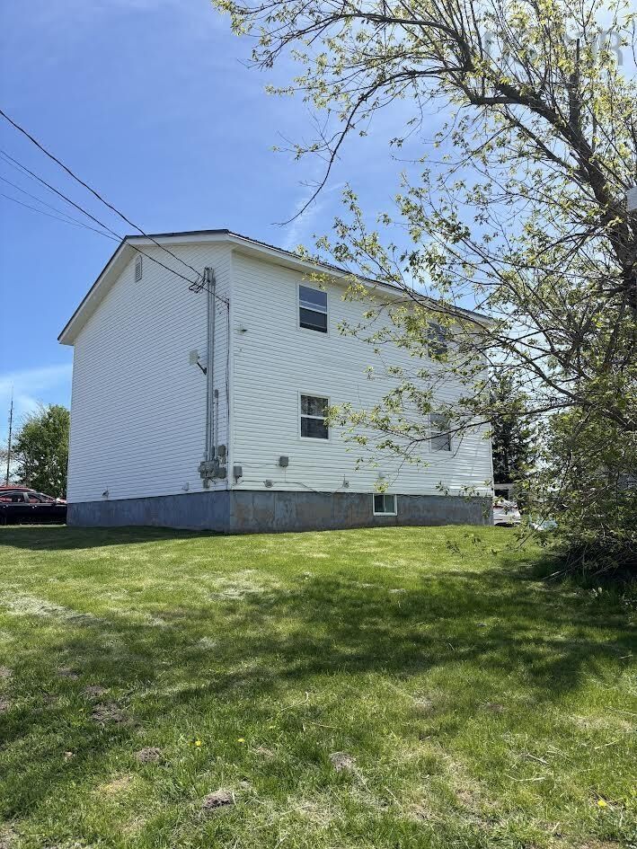 42 Pleasant Street — photo 1