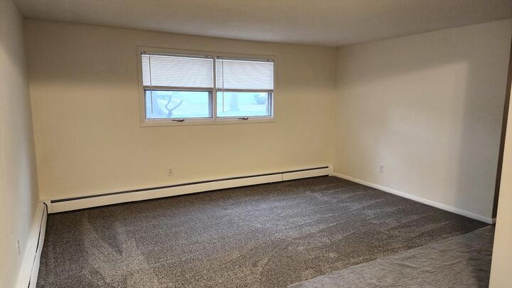 Property Photo: 1738 Hawthorne Avenue E #1 MN 55106
