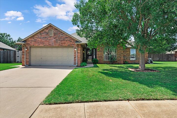 Property Photo:  21677 Long Trail  OK 73012 