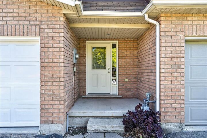 Property Photo:  33 Willow Lane  ON L3M 5P6 