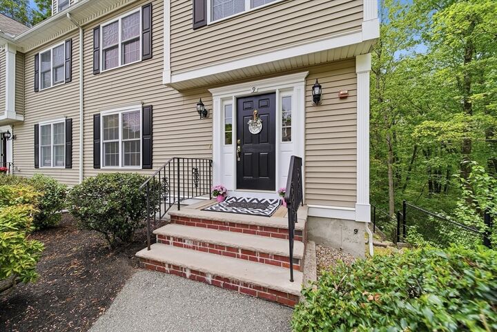 Property Photo:  8 Pilgrim St 9  MA 01864 