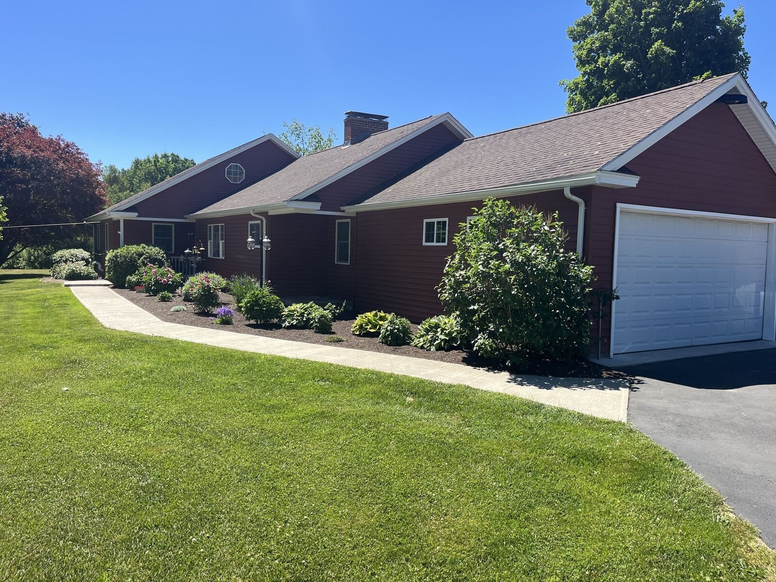 Property Photo: 125 Chester Rd MA 01008