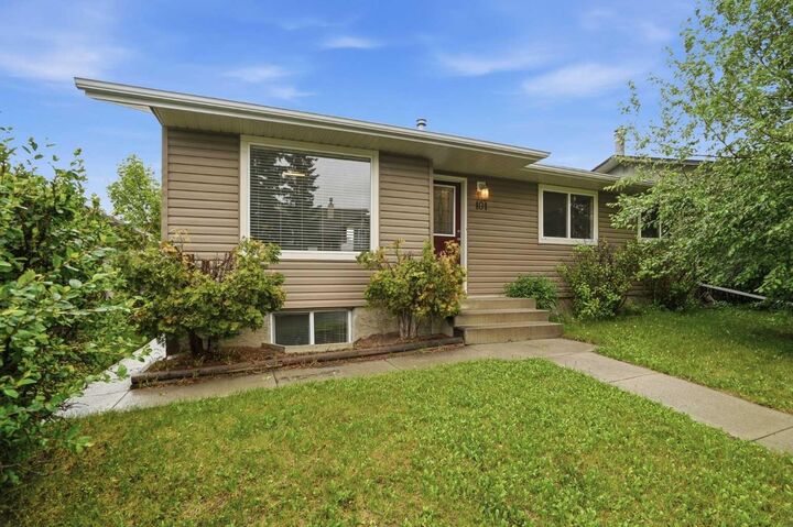 Property Photo: 101 Aspen Crescent AB T4B 1K6