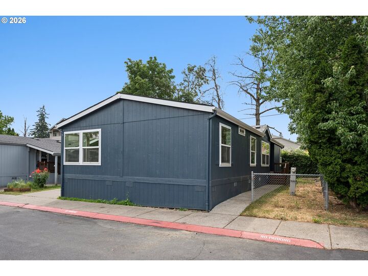 Property Photo:  12420 SE Bush St 1  OR 97236 