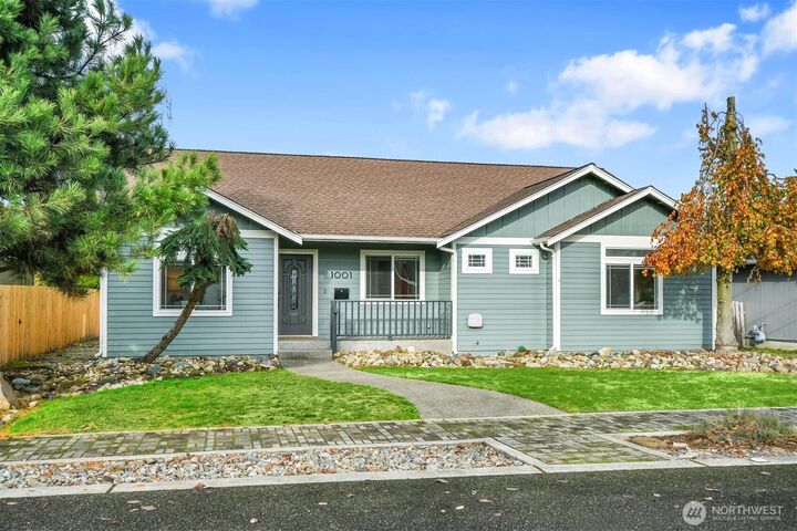 Property Photo:  1001  8th Avenue NW  WA 98371 
