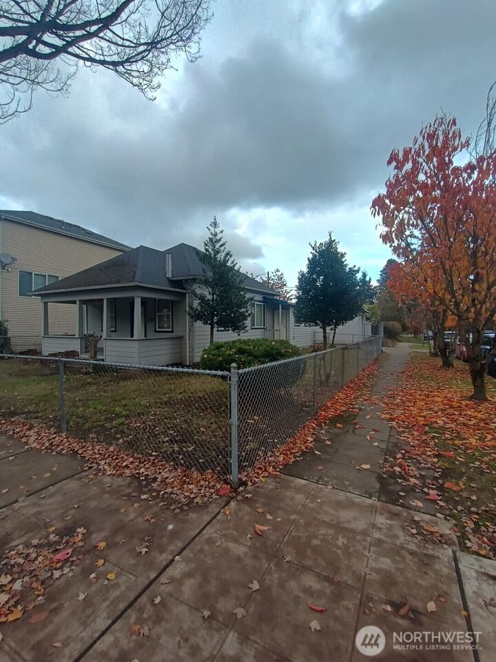 Property Photo: 1922 15th Avenue S WA 98144