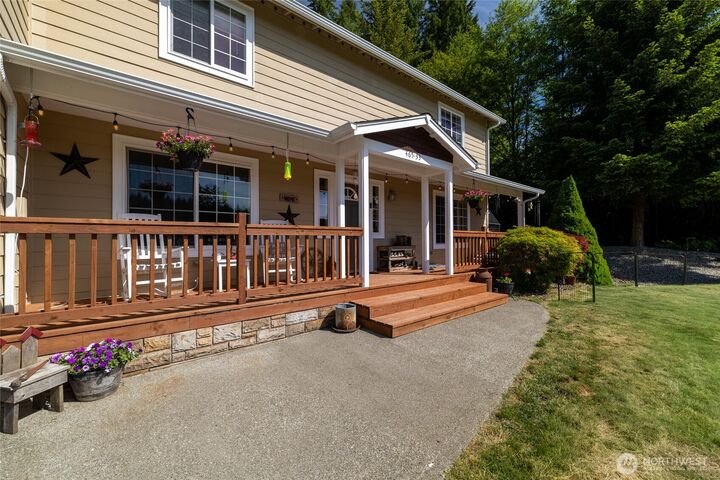 Property Photo:  465 33  Sargent Road  WA 98596 