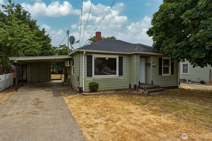 Property Photo:  624  White Street  WA 99362 