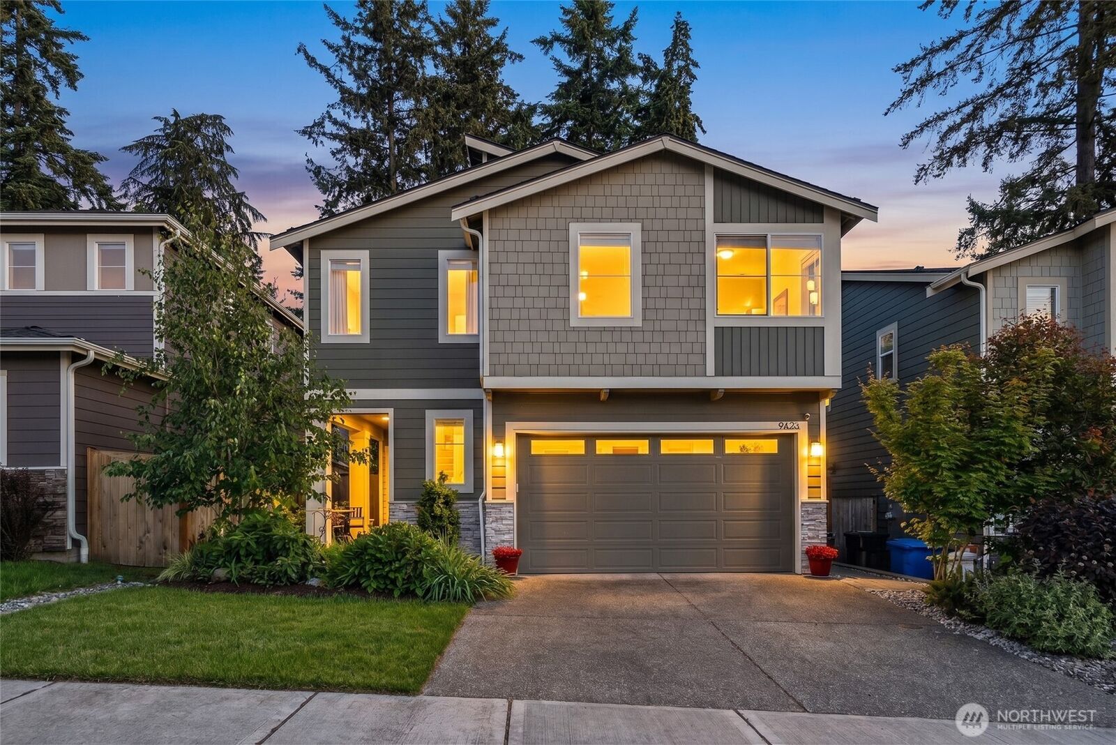 Property Photo:  9633 S 209th Street  WA 98031 