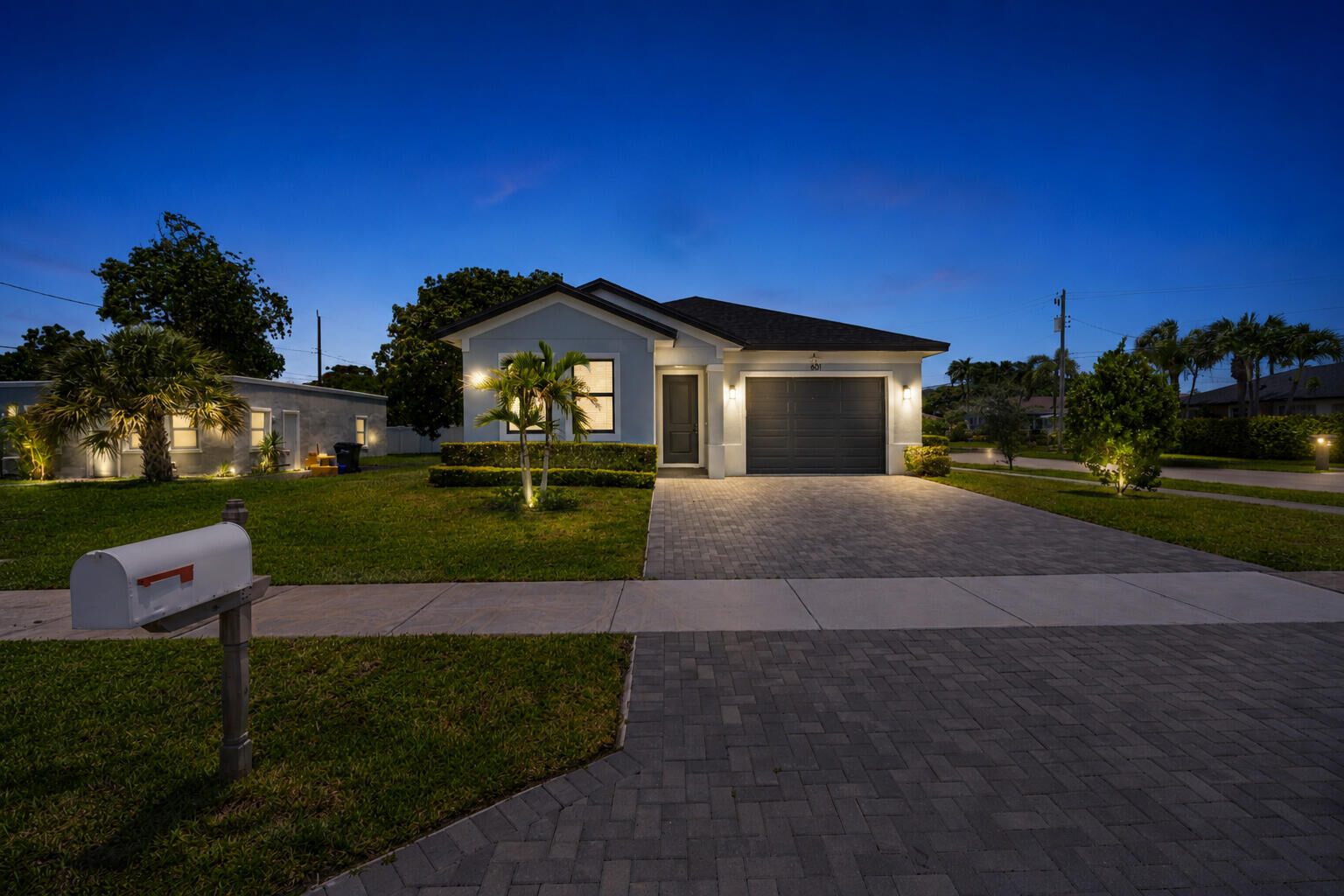 Property Photo: 601 SW 3rd Street FL 33444